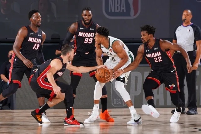 OudT, aWoc, 比湖人里夫