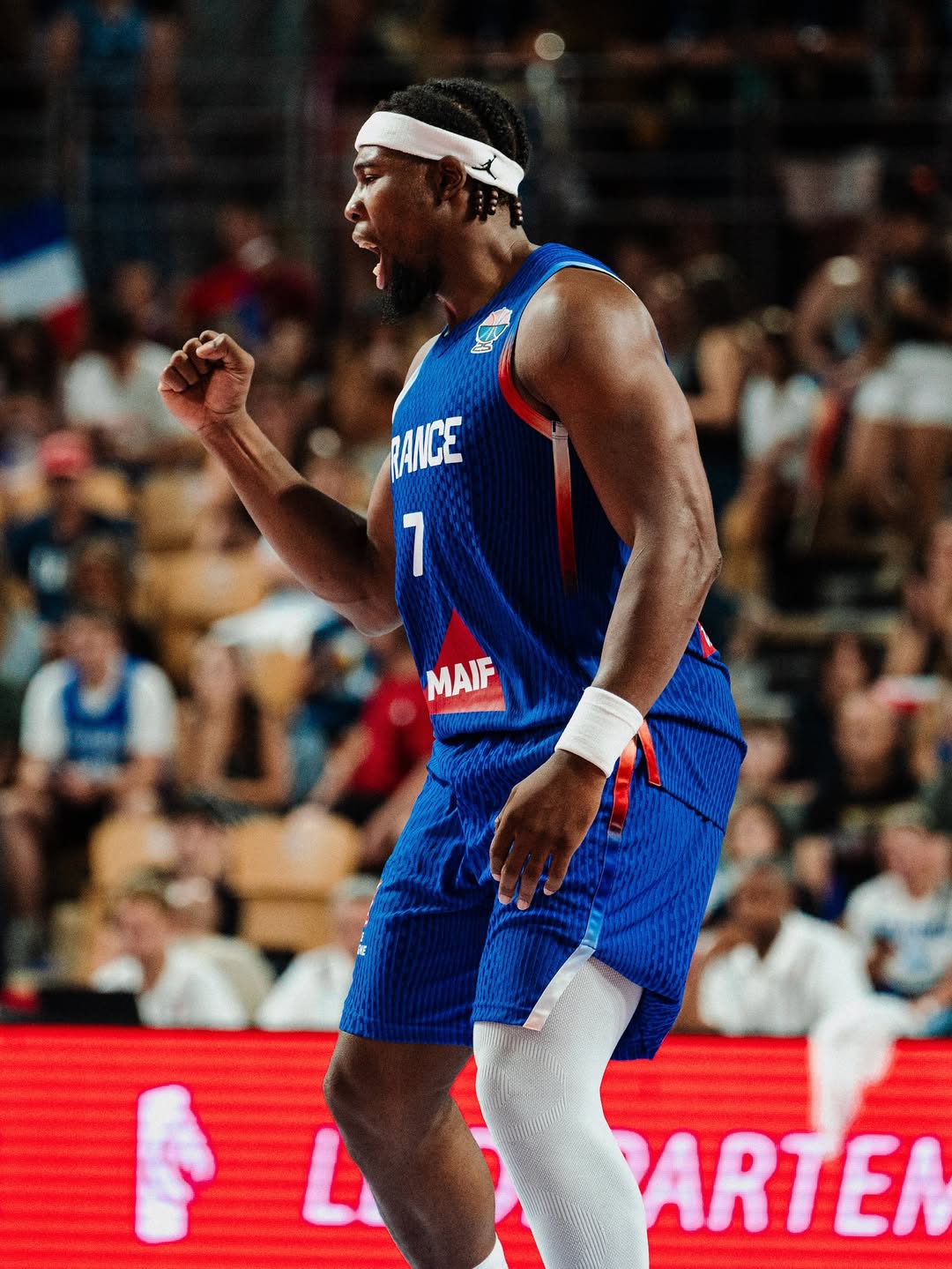 赛场照与球, img