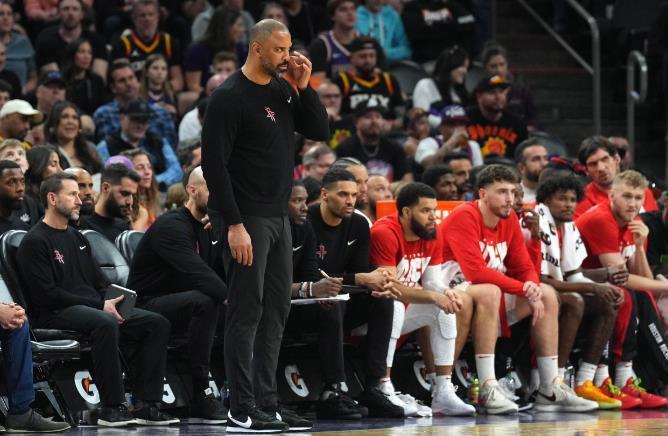 怕下赛季的, 在乌度卡教, 巨星的情况